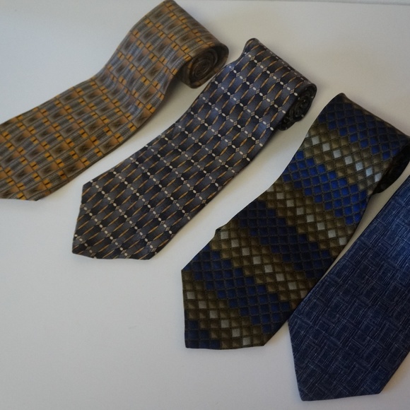 Multiples Other - Lot of 4 Men's Neck Ties Blue Brown